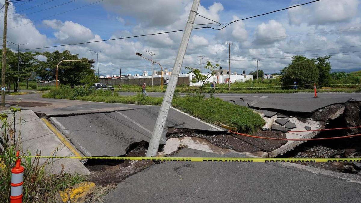 Paso del huracán Lidia por Colima deja saldo de un muerto y daños significativos