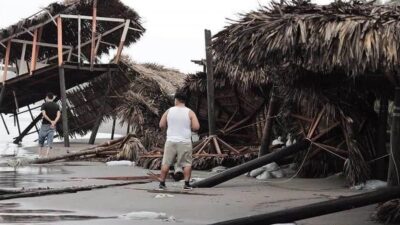 Destrucción por el paso del huracán Otis en Guerrero