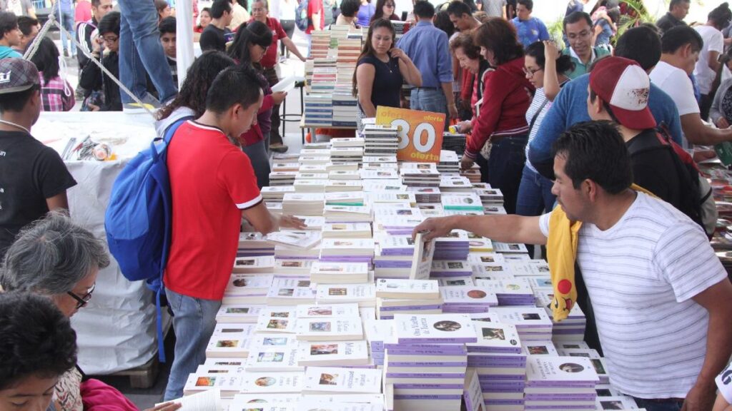 Feria Internacional del Libro en el Zócalo de CDMX fechas y cartelera