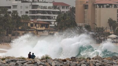 Oleaje alto en Baja California Sur por huracán Norma