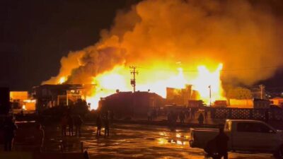 Incendio en Central de Abasto del Estado de México