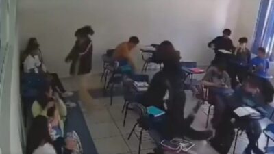 Alumnos de un colegio de Hidalgo observan la agresión a una de sus compañeras