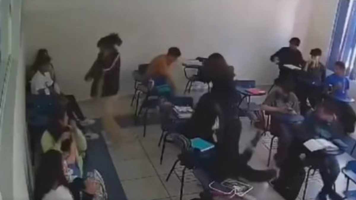 Estudiante que aplicó llave china a compañera hasta desmayarla, bajo proceso legal, confirma escuela