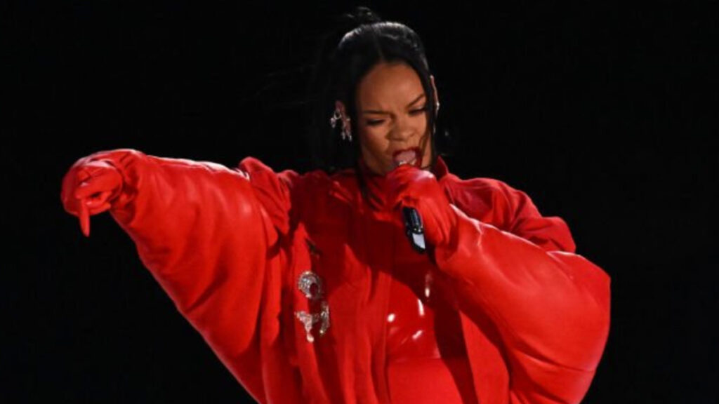 Loewe Jumpsuit Rojo Rihanna Super Bowl Medio Tiempo