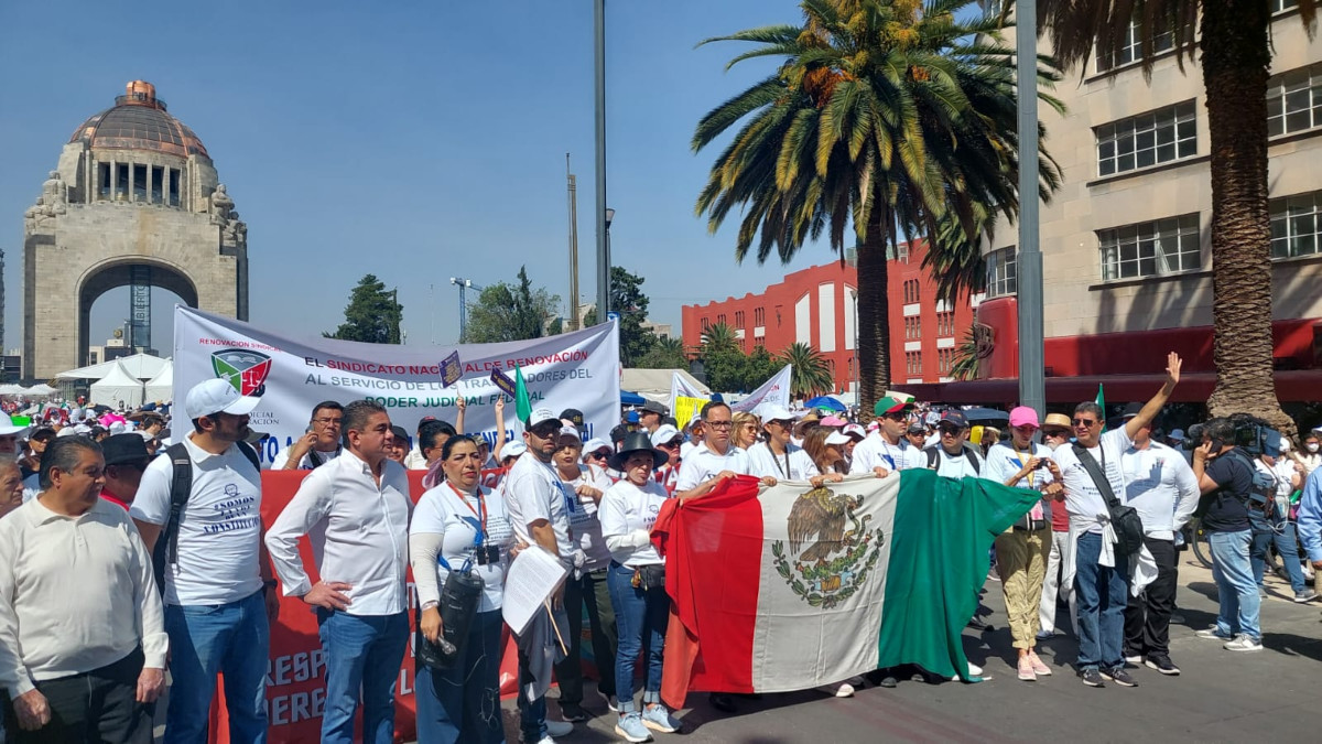 Marchan en CDMX trabajadores del Poder Judicial por desaparición de fideicomisos