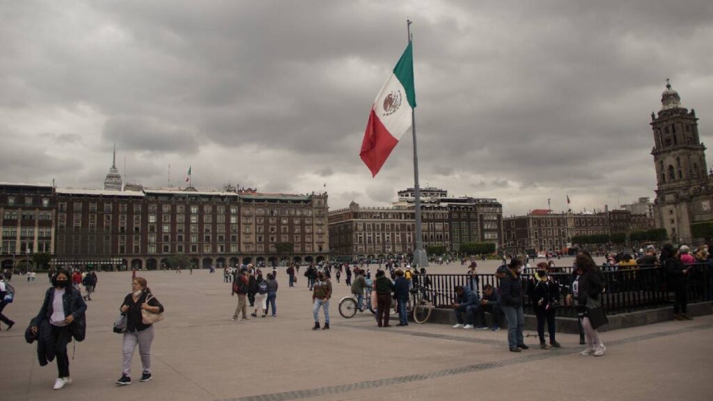 Nublado y con lluvias aisladas en CDMX