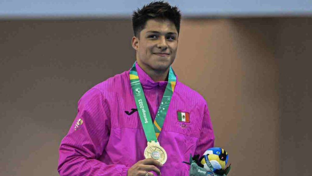 Osmar Olvera, clavadista mexicano, logra su segunda medalla de oro en los Juegos Panamericanos de Santiago 2023