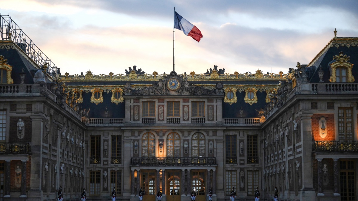 ¡Otra vez! Evacúan el Palacio de Versalles, en Francia, por alerta de bomba