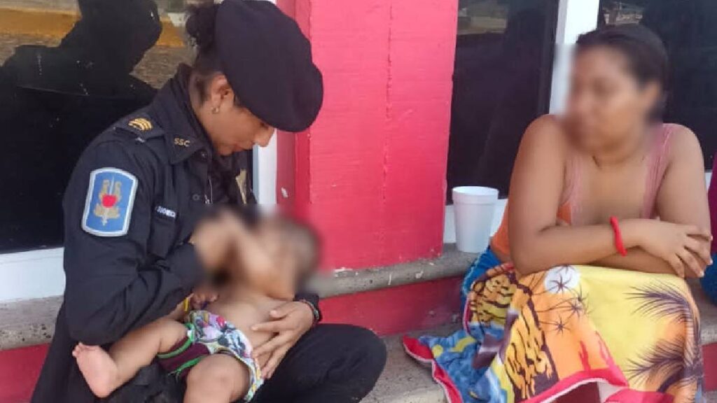 policia-de-la-ssc-amamanta-a-bebe-en-acapulco-tras-2-dias-sin-alimento