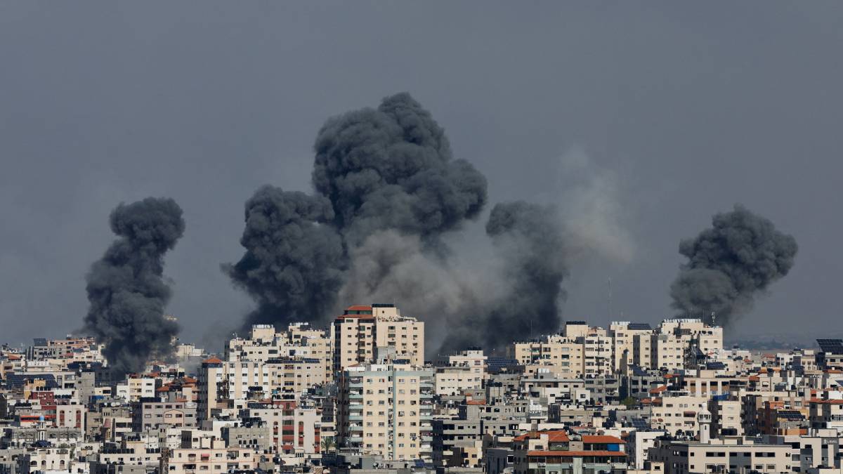 Israel bombardea Gaza, Líbano y Yemen en respuesta a ataques contra su territorio