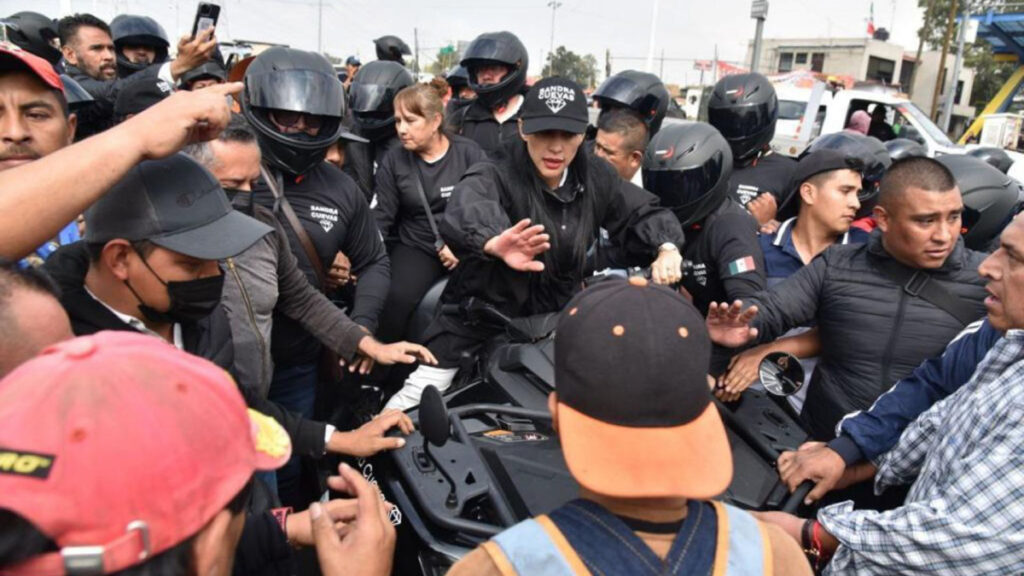 Sandra Cuevas sostuvo un altercado con locatarios de la Central de Abasto