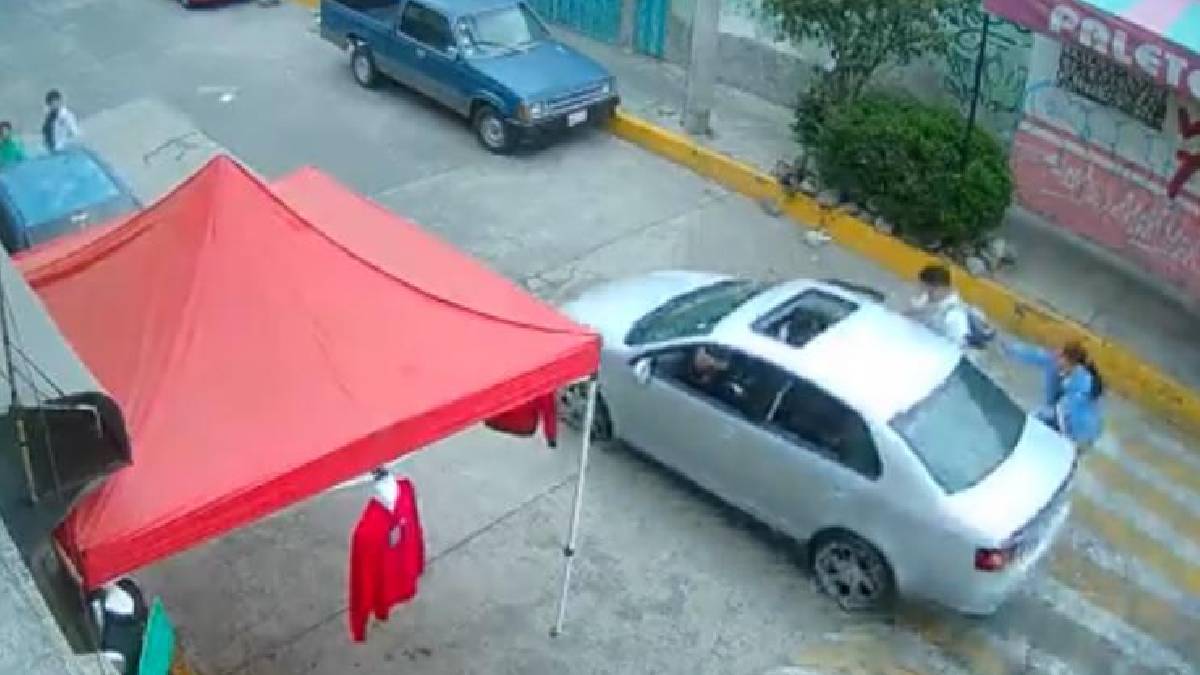 Pánico en Naucalpan: graban presunto secuestro de una niña frente a su madre