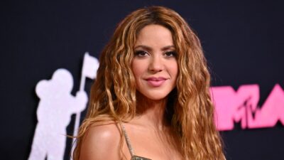 ¿Shakira empujó a una fan? Video genera controversia en redes sociales