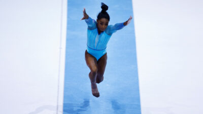 Simone Biles, gimnasta estadounidense, consigue el doble salto Yurchenko, el más difícil en un Campeonato Mundial