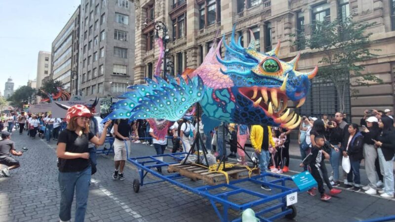 Desfile De Alebrijes Monumentales Colorea Centro De La CDMX - UnoTV