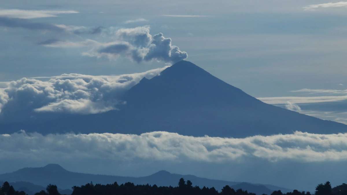 Alertan por posible caída de ceniza por actividad del volcán Popocatépetl
