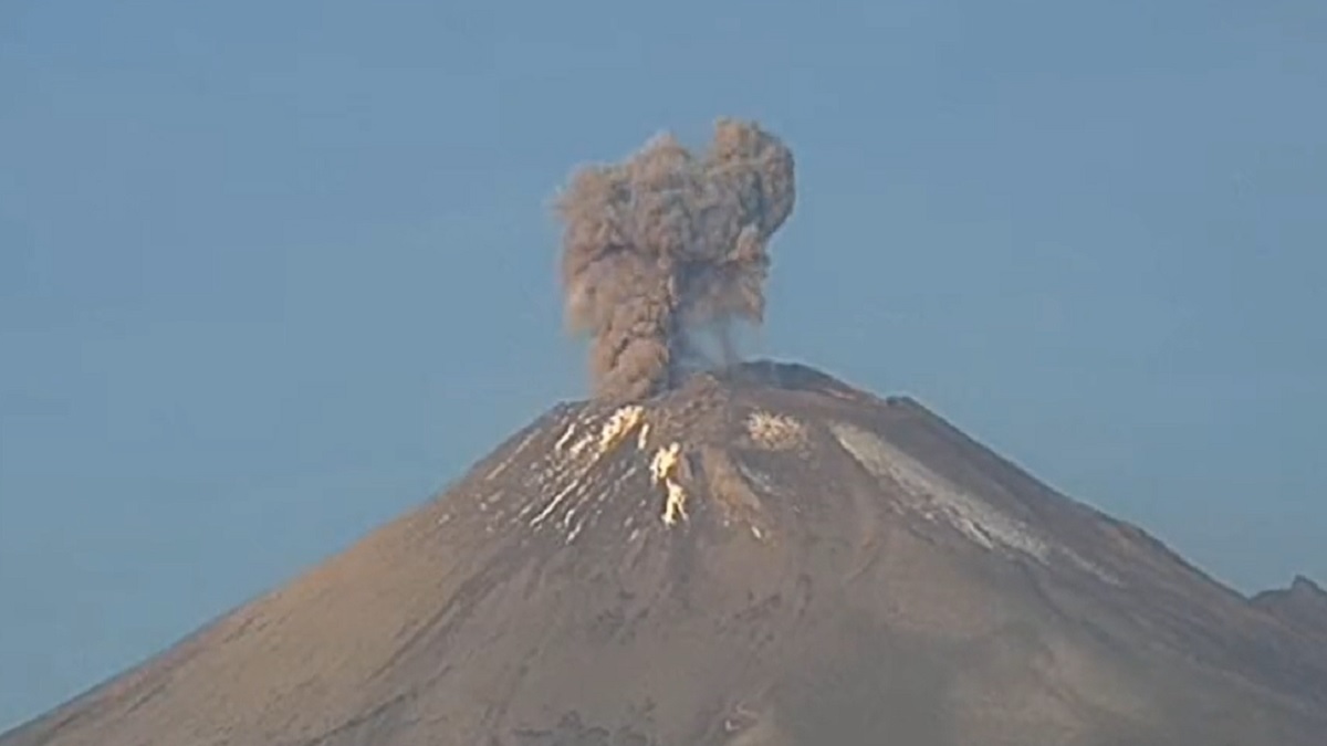 Volcán Popocatépetl registra explosión; despierta inquieto