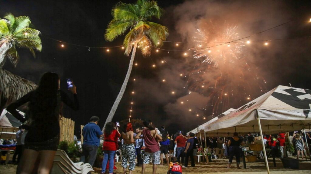 Acapulco Año Nuevo Gala De Pirotecnia