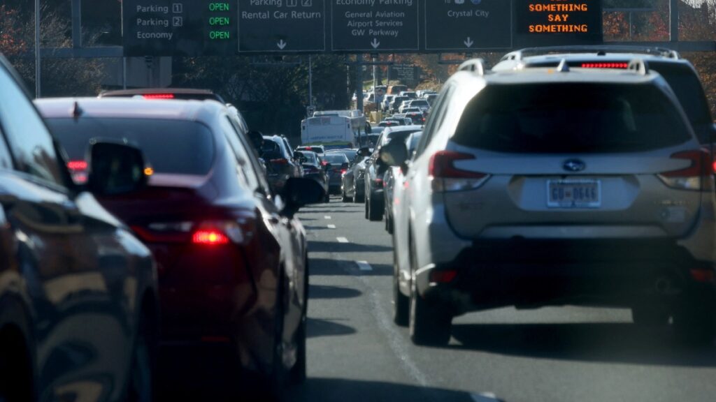Acción de Gracias 2023: Viralizan tráfico en autopista de Los Ángeles