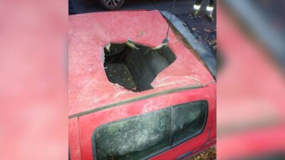 La posible caída de un meteorito en Francia dejó daños en un carro