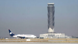 AIFA, un año después: carga aérea cae 13% pese al traslado desde el AICM