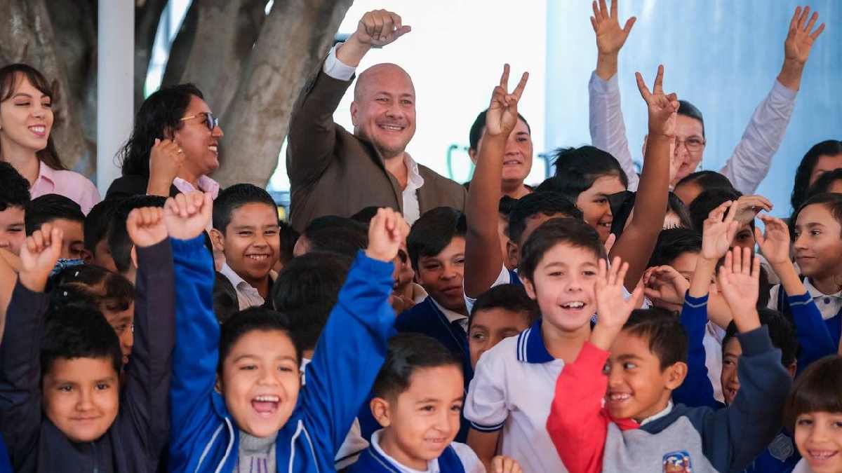 “Jalisco tiene el mejor modelo educativo del país”: gobernador Enrique Alfaro