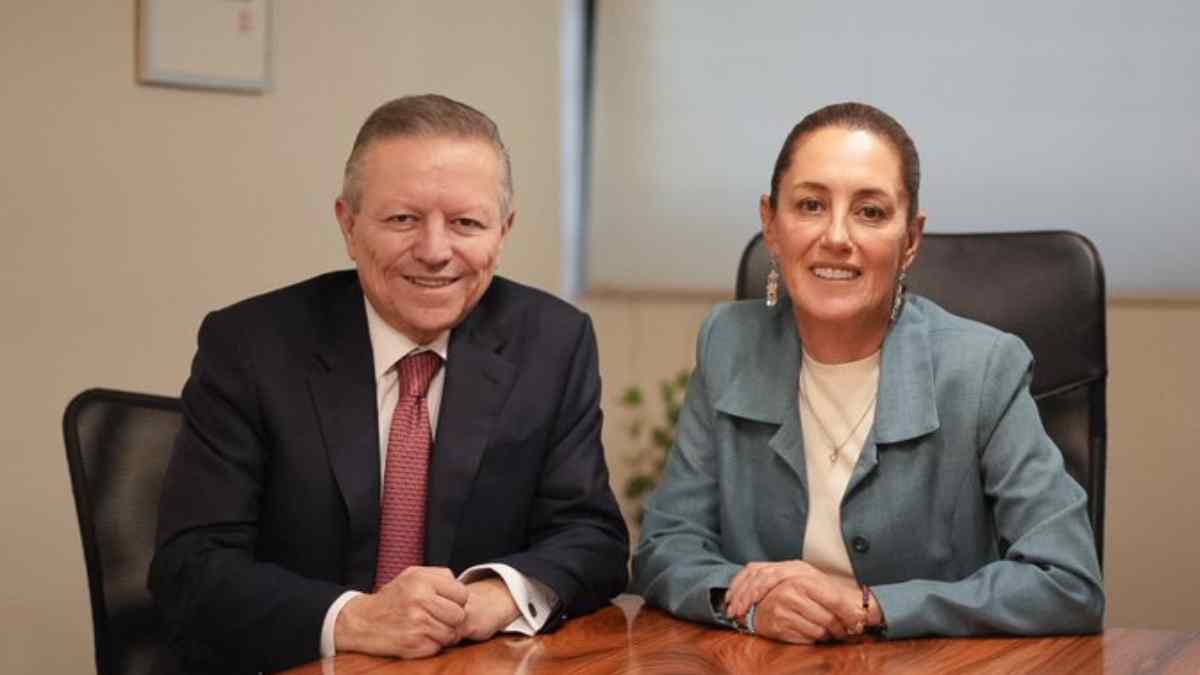 Sheinbaum comparte foto con Arturo Zaldívar tras renuncia de ministro a la Corte
