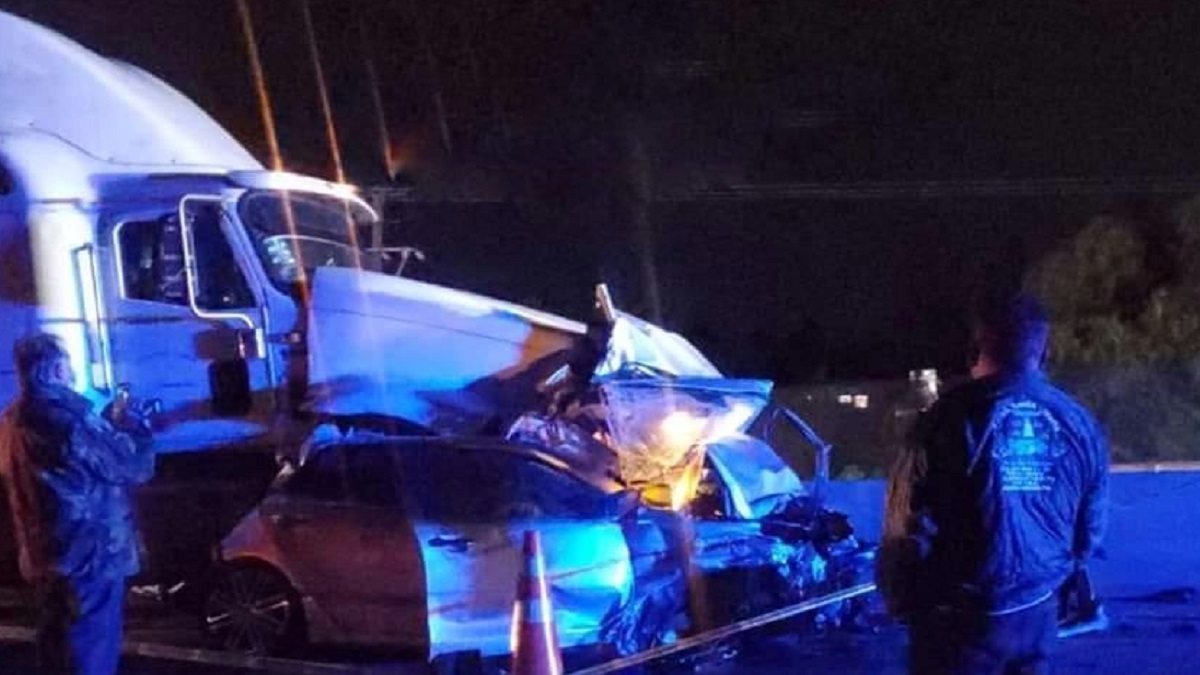 Carambola de tráiler y autos deja 2 muertos y 4 heridos en la Autopista Puebla-Orizaba