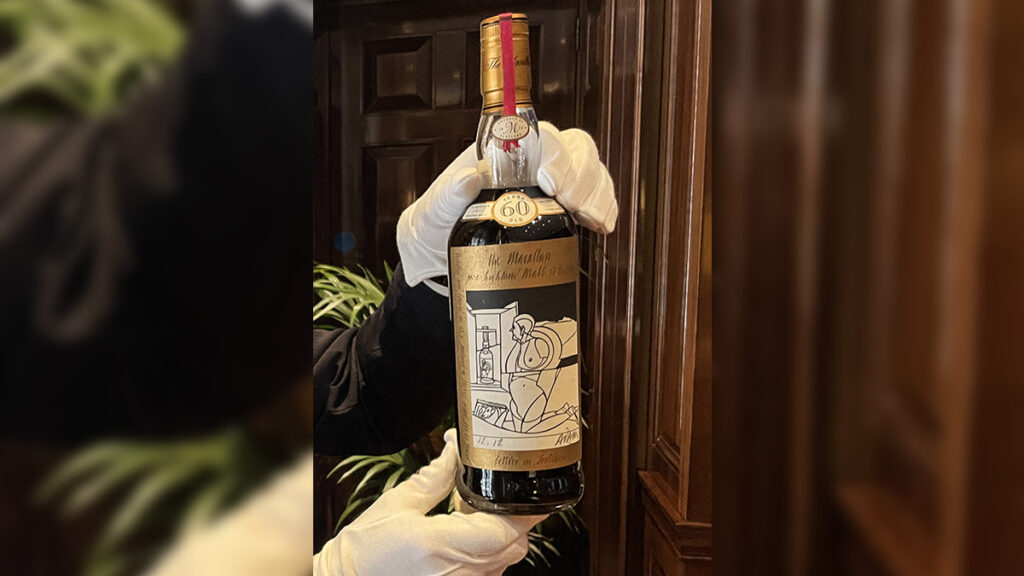 Subasta récord de botella de whisky por más de 2 millones de libras en Londres