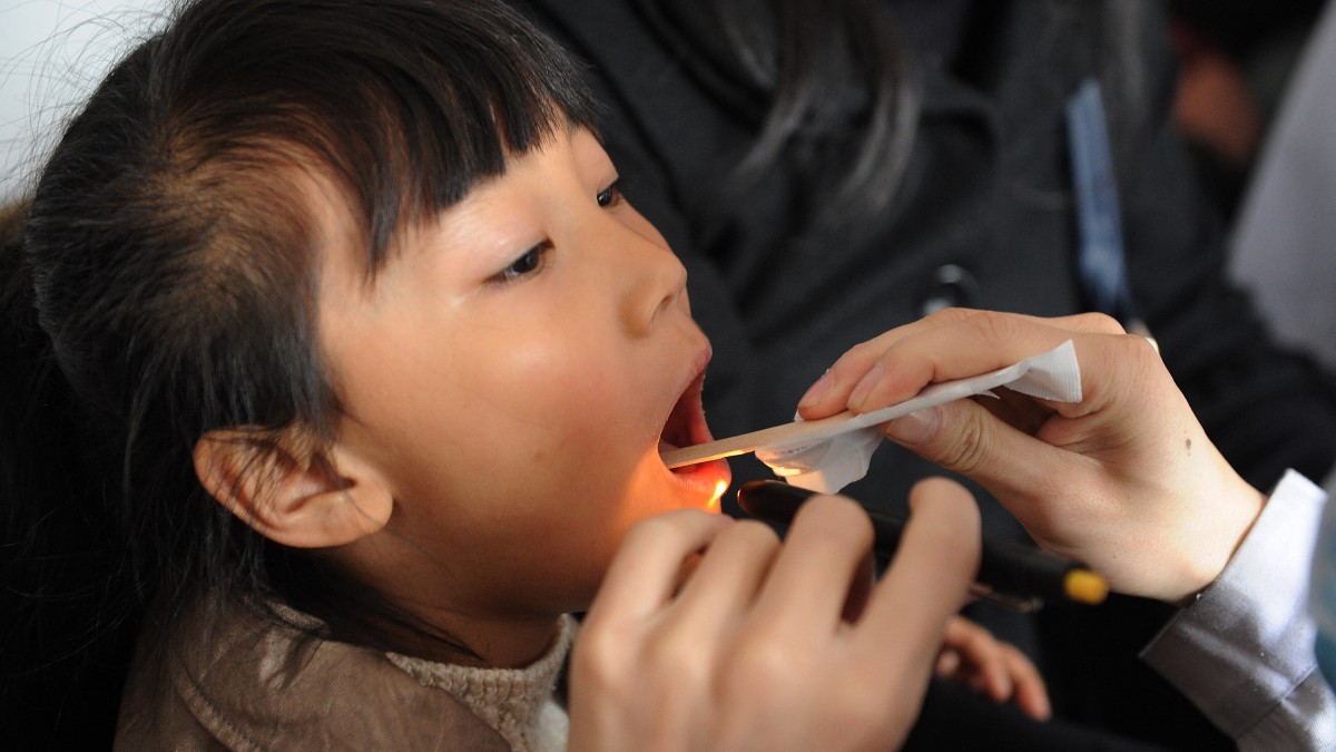 OMS pide información a China por casos aumento de casos de neumonía infantil