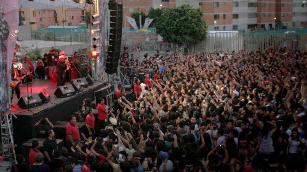 El Gobierno capitalino anunció el Festival "Jóvenes por la Paz", organizado por el Instituto de la Juventud (Injuve) de la Ciudad de México (CDMX). Participarán 53 bandas de Ska, Rock, Reggae y Hip Hop, entre ellas: