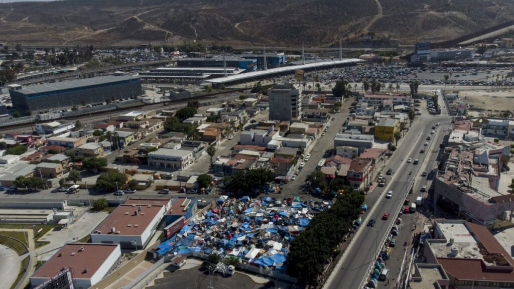 Campamento migrante en Garita de El Chaparral