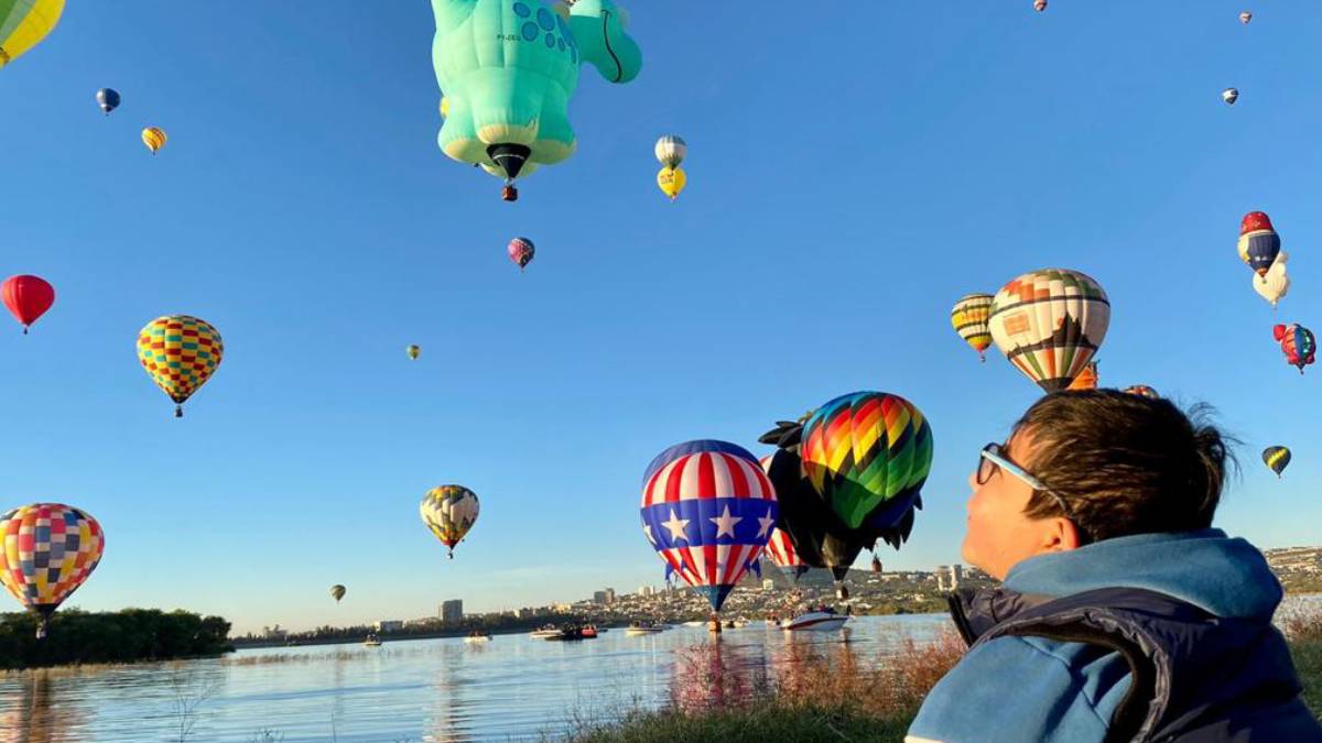 Inicia Festival del Globo en León: más de 200 globos aerostáticos surcaron el cielo