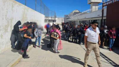 Matehuala: rescatan a 123 migrantes dentro de caja de tráiler en SLP