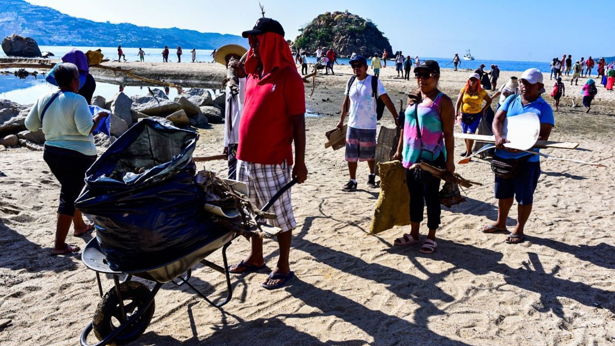 Acapulco, a un mes del paso de Otis: basura y desabasto de agua, los principales problemas