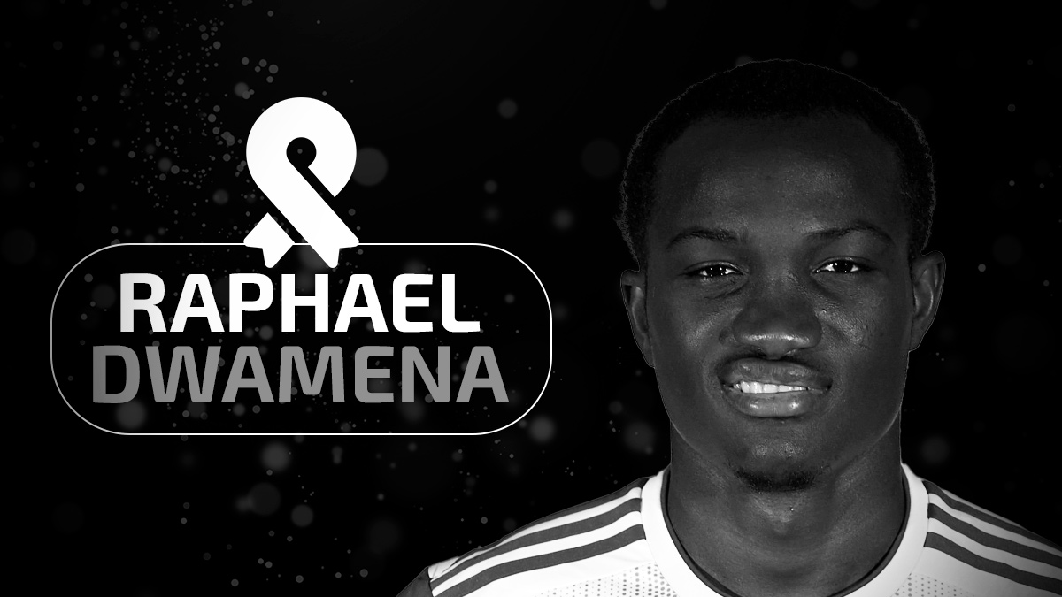 El futbolista ghanés Raphael Dwamena, muere tras desplomarse en un partido  - UnoTV