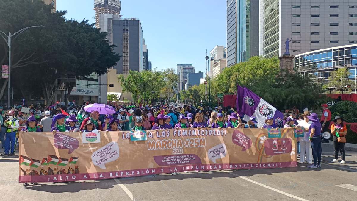 Movimiento feminista marcha en la CDMX para exigir la eliminación de la violencia contra la mujer