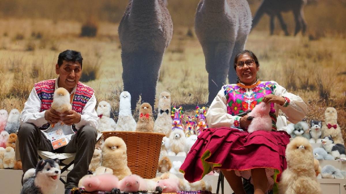 Cómo cambió China la vida de un matrimonio de artesanos de alpaca en Perú