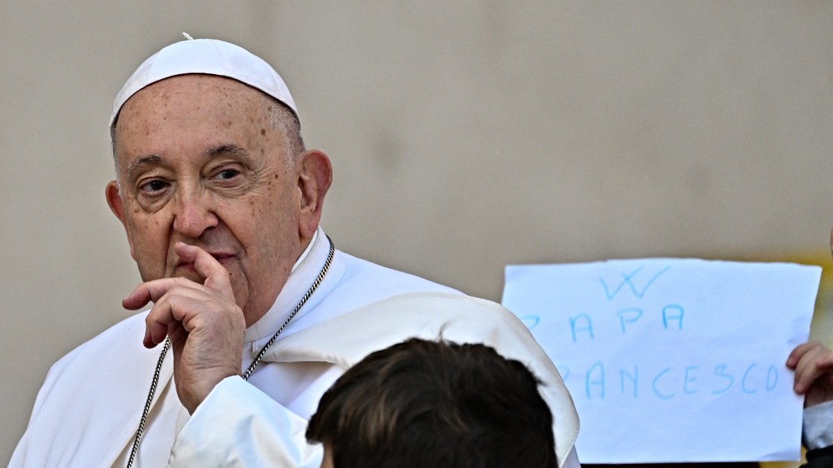 Por un ¨ligero estado gripal”, anulan audiencias del Papa Francisco este sábado