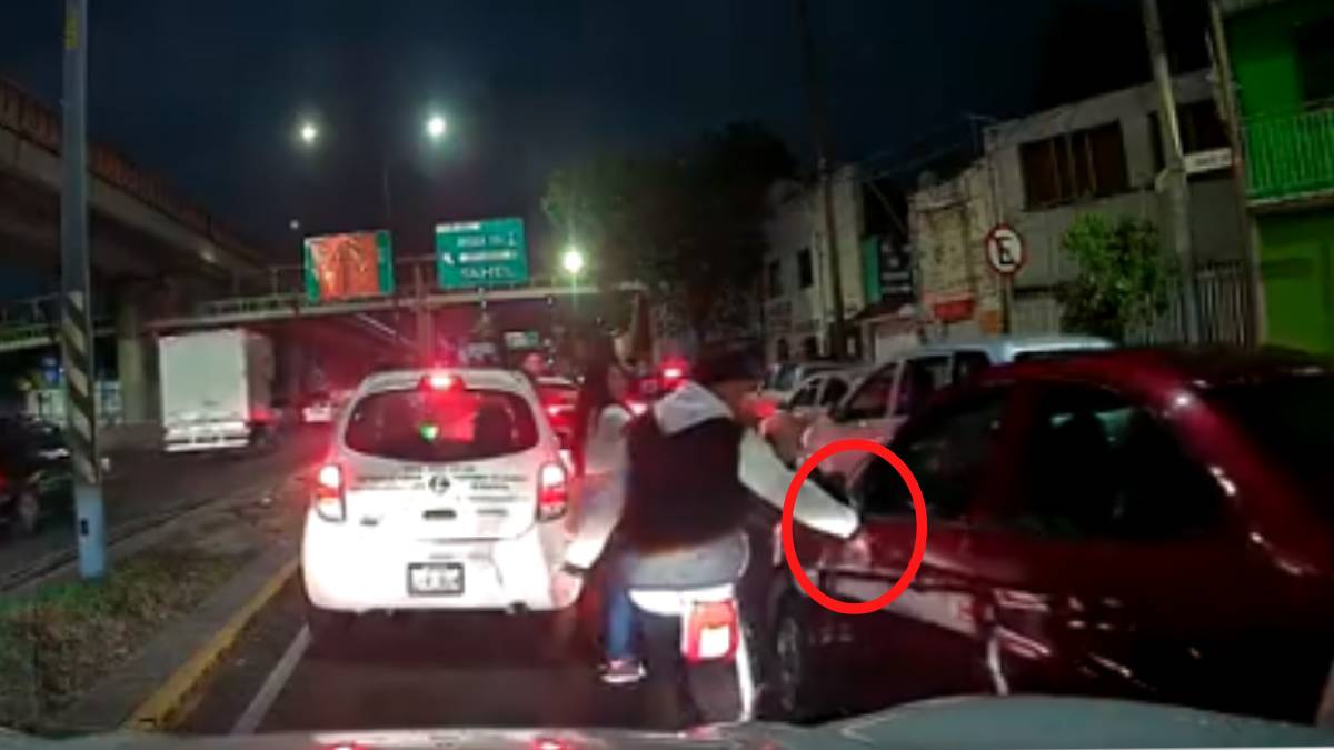 Video: Ahora extorsionan para dejarte pasar a avenida de CDMX