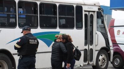pasajeros-del-valle-de-chalco-golpean-brutalmente-a-presunto-ladron