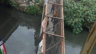 Puente Peatonal De Chimalhuacan Y Neza Cae A Canal De Aguas Negras