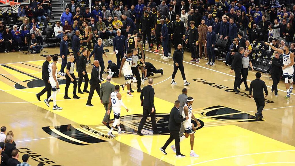 NBA: pelea en partido deja a tres jugadores expulsados