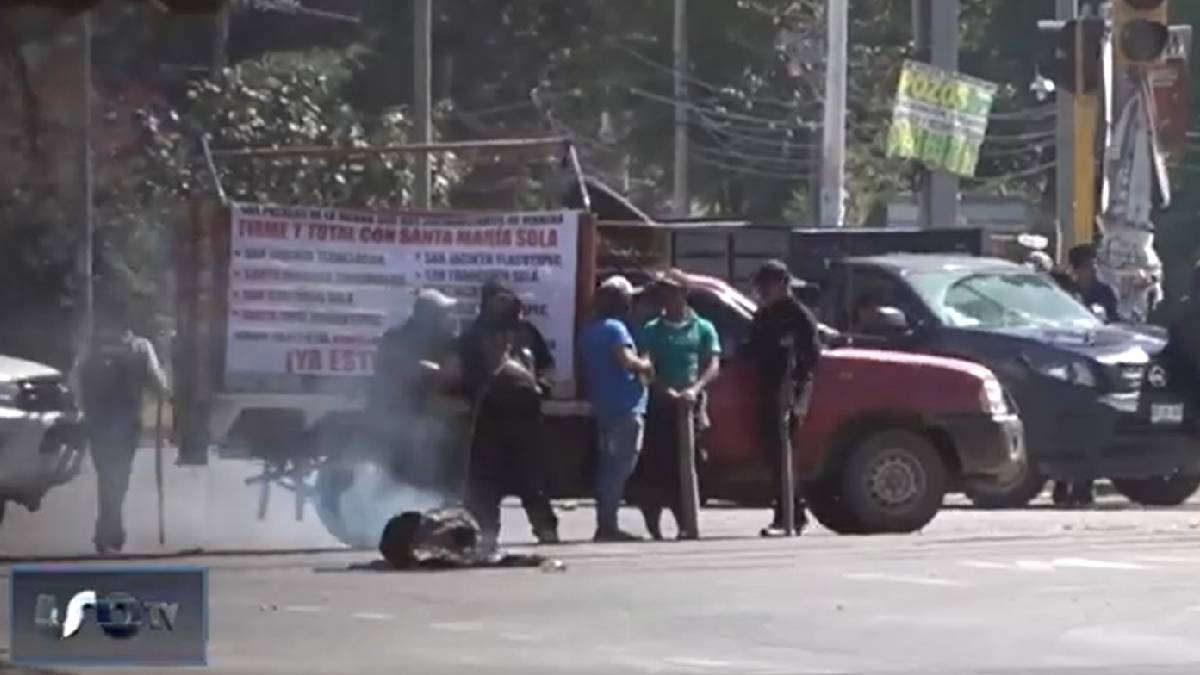 Violenta manifestación termina con dos personas arrolladas en Oaxaca