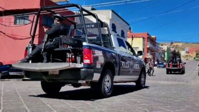 Patrulla en calle de Zacatecas
