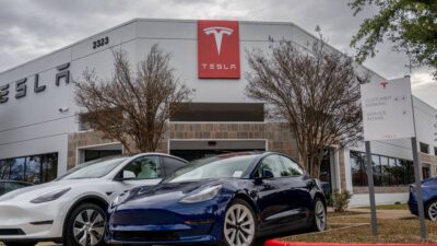 ¿Por qué Tesla llama a revisión a 2 millones de vehículos?