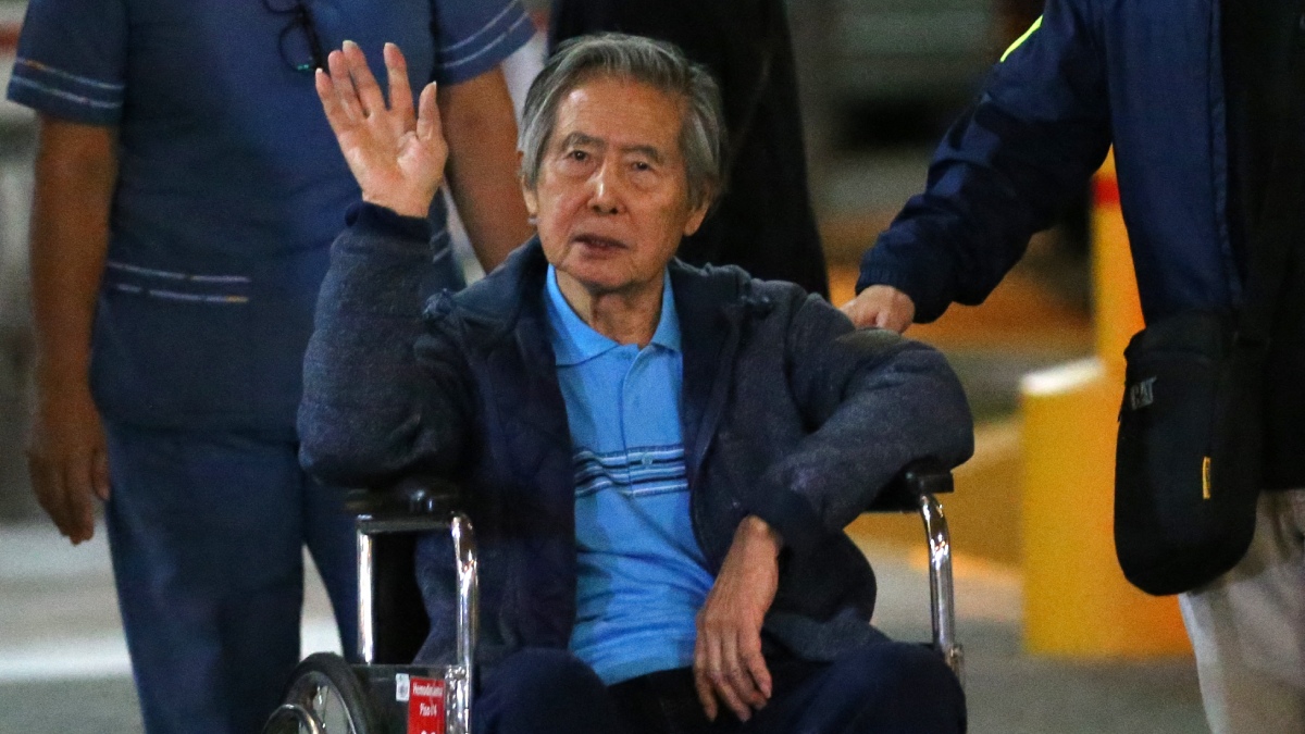 ¡Sale de prisión! Liberan al expresidente de Perú, Alberto Fujimori