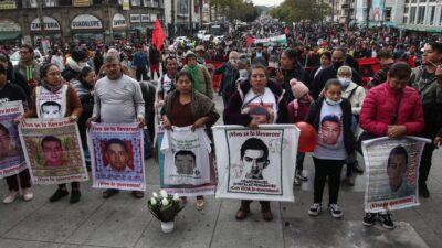 Abrirán a padres de los 43 archivos de Ayotzinapa