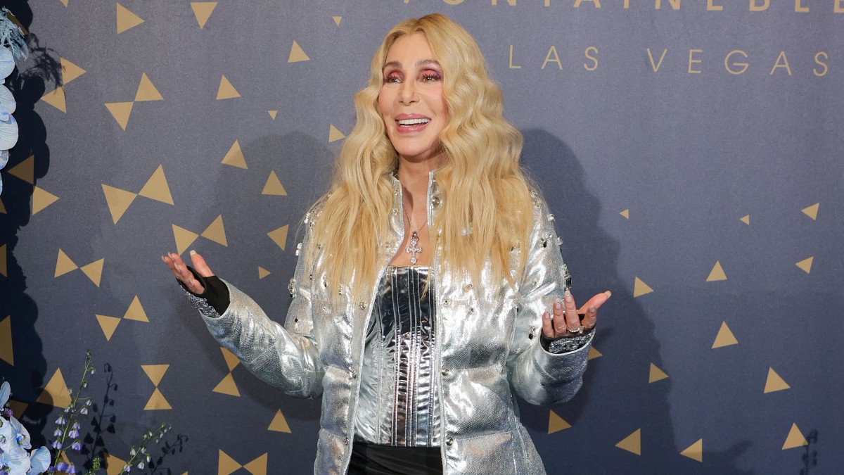 Cher solicita la tutela de su hijo de 47 años alegando que está en riesgo