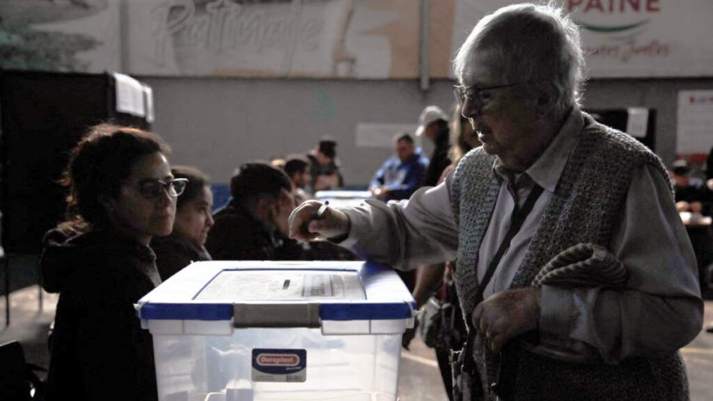 Arranca la elección sobre nueva Constitución en Chile